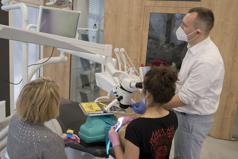 Warsztat praktyczny &quot;Endodoncja w powiększeniu mikroskopowym&quot; za nami